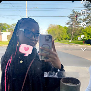 Meet your Posher, Tia